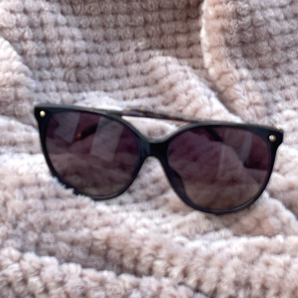 Louis Vuitton First Square Sunglasses - Picture 10 of 14